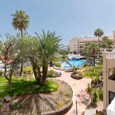 Apartament Lovely Communal Heated Pool *