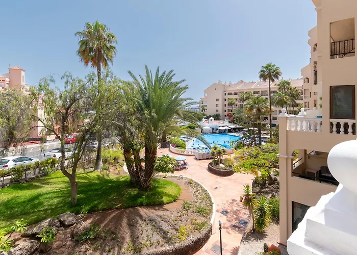 Apartment Lovely Communal Heated Pool *