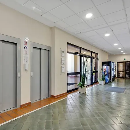 Lovely Communal Heated Pool *