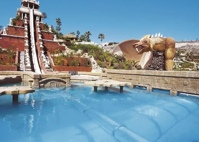 Lovely Communal Heated Pool Апартаменты *