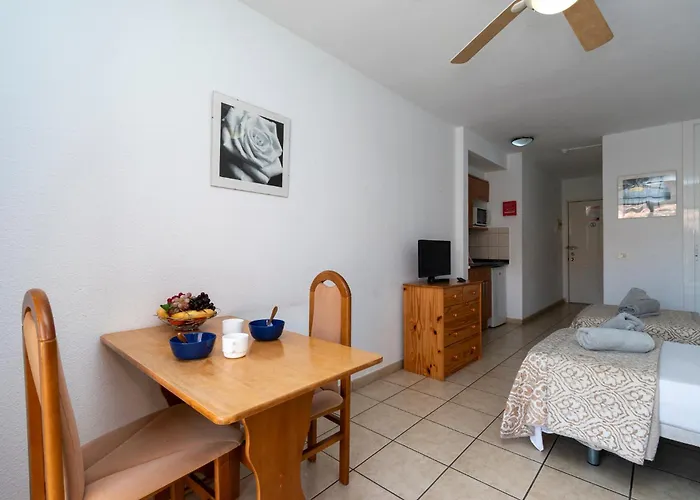 Apartment Lovely Communal Heated Pool *