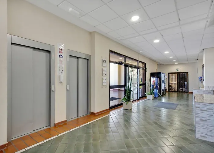 Lovely Communal Heated Pool *